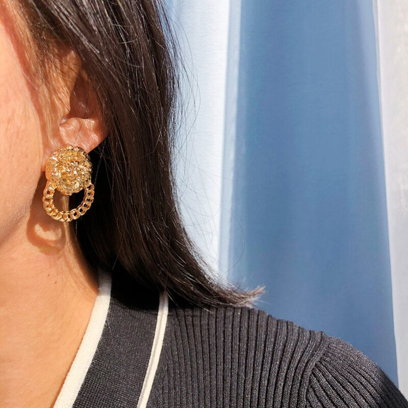 Gold Lioness Vintage Chain Stud Earring
