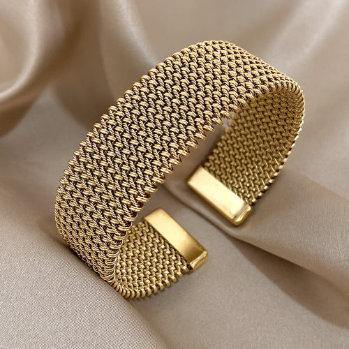 Bracciale Uomo/Donna in Acciaio Placcato Oro 18K – Stile urban-gotico, resistente e versatile. Perfetto per ogni occasione.