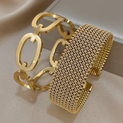Coppia di Braccialetti Chic Dorati – Acciaio Inossidabile 304 con Design Geometrico Vuoto