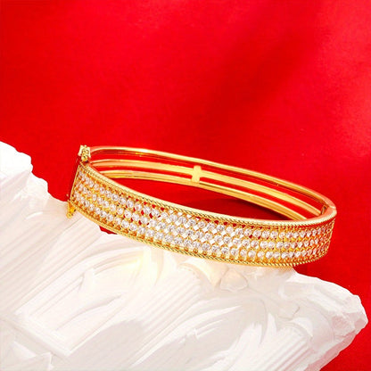 Un bracciale di lusso con brillanti in zirconia a stella piena in argento 925 per le signore