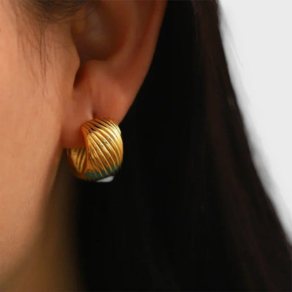 Emy – Orecchini a cerchio ispirati al vintage con un tocco di lusso