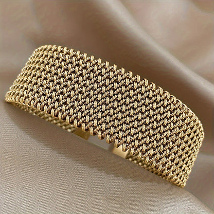 Bracciale Uomo/Donna in Acciaio Placcato Oro 18K – Stile urban-gotico, resistente e versatile. Perfetto per ogni occasione.