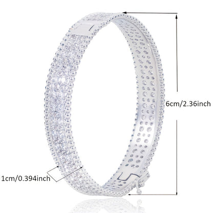 Un bracciale di lusso con brillanti in zirconia a stella piena in argento 925 per le signore